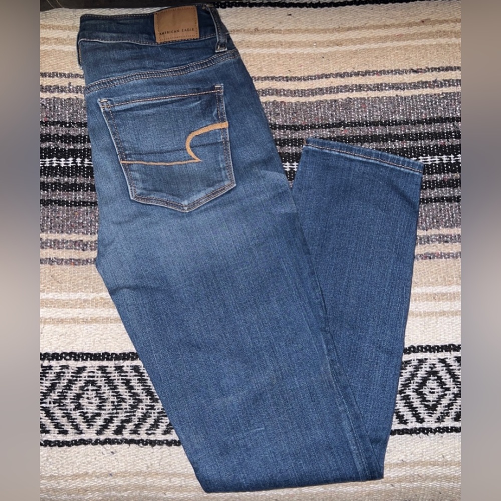 American Eagle Jeans
- Hi-Rise Skinny|Super Stretch
- Size 2 Short
- Medium wash